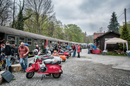 Treffen von Rollerfahren