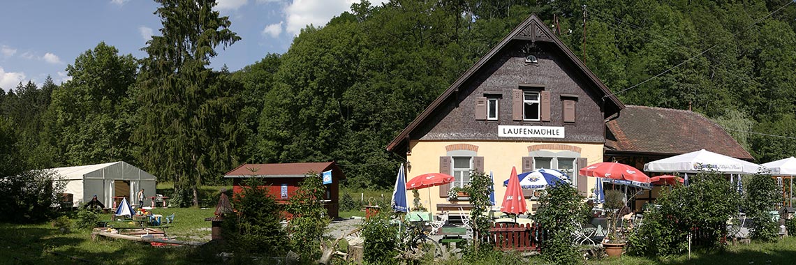 Bild zeigt Restaurant Laufenmühle und Biergarten